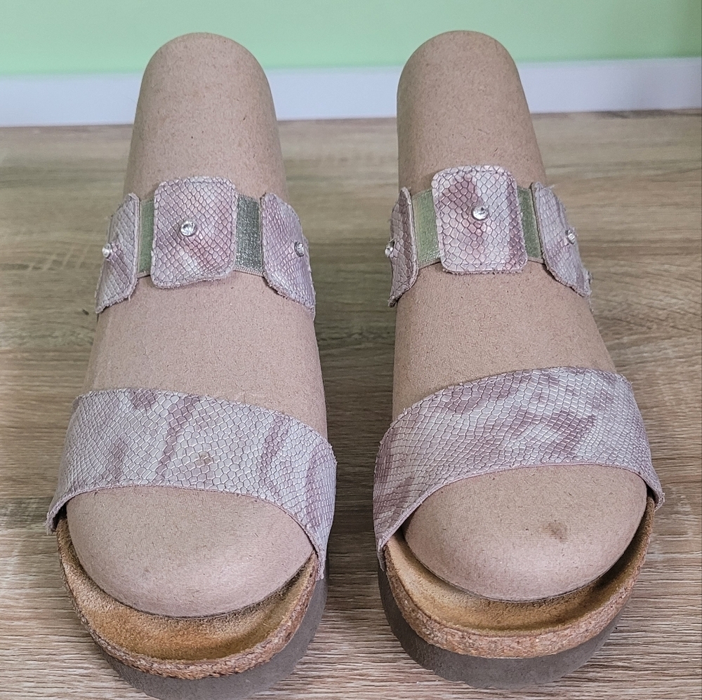 NAOT Rosegold Sandals With Rhinestones EUC 41 Cork Sole Leather Wedge